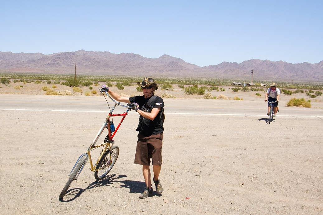 e-rock and tall bike route 66 amboy